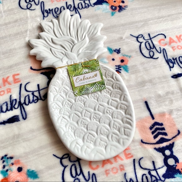 ๐ Textured White Pineapple Kitchen Spoon Rest ๐ - Picture 2 of 4